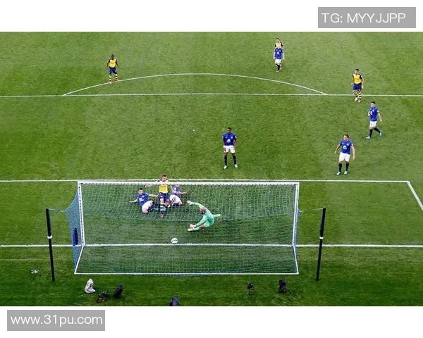 足球中后卫防守技巧全面解析提升防守能力的实用方法与训练建议